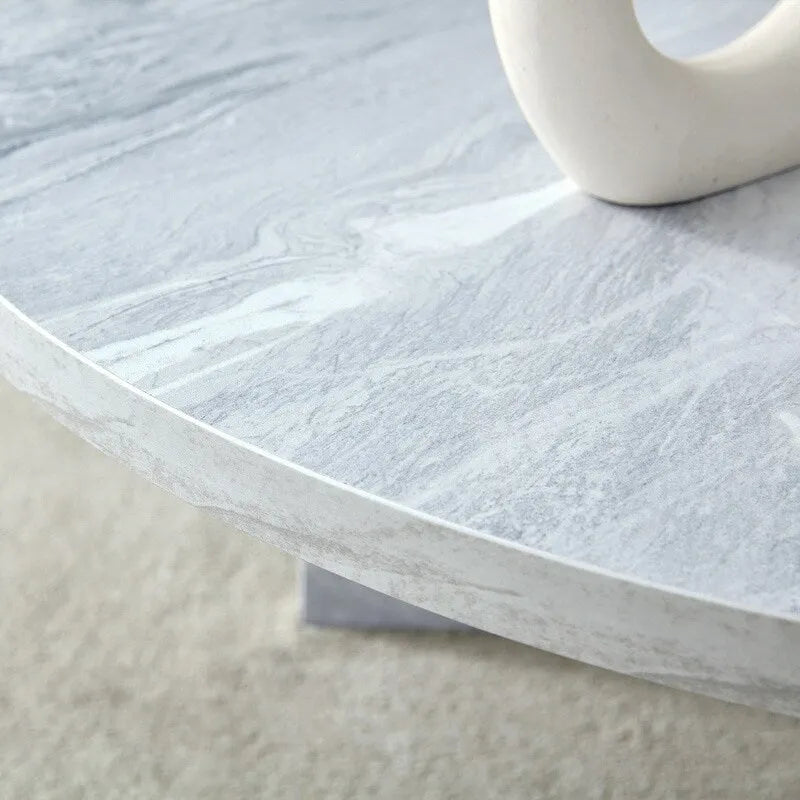 Kulatý konferenční stolek s povrchem odolným proti teplu a poškrábání