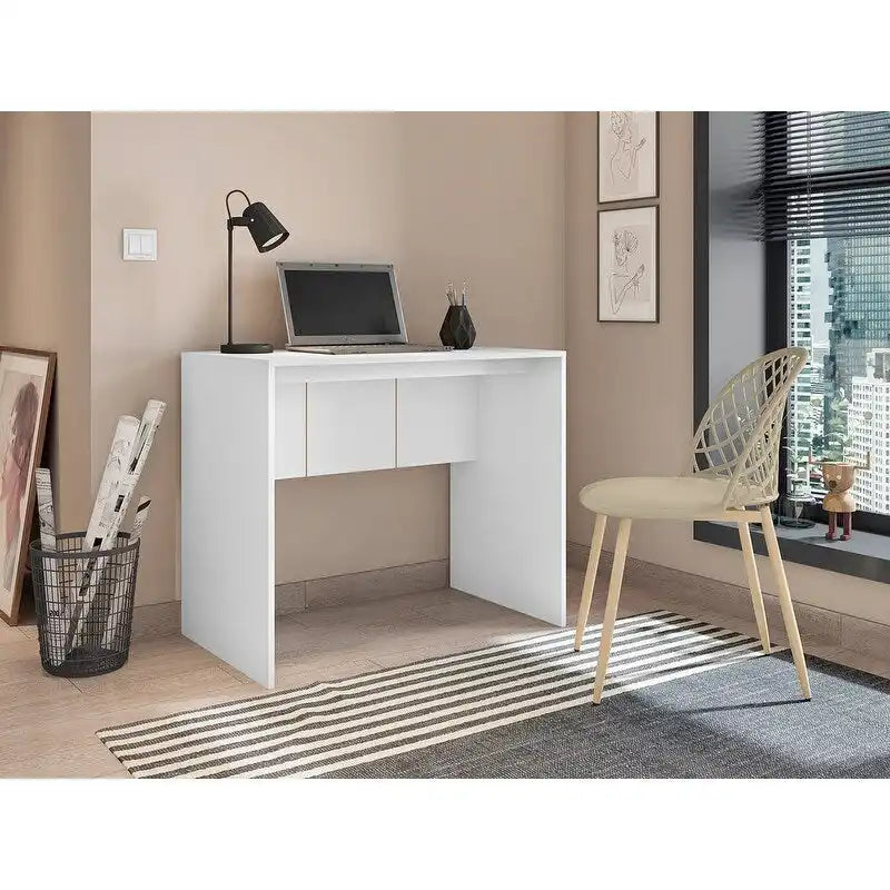 Kompaktní minimalistický počítačový stůl